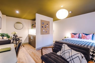 1 bed house, Consort Terrace, Hyde Park, Leeds, LS31ET - Image 1