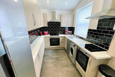 5 bed house, Connaught Road, Low Hill, Liverpool, L78RW - Image 2