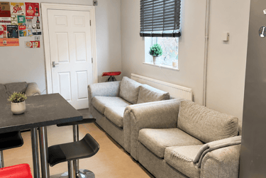 7 bed house, Herrick Road, Shelthorpe, Loughborough, LE112BU - Image 2