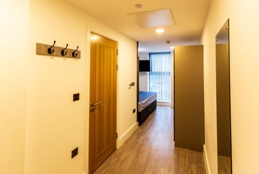Edition III | Ensuite Room, King Sized Bed - Image 7