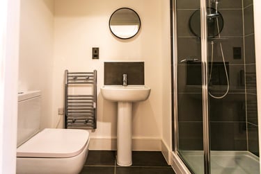 Edition III | Ensuite Room, King Sized Bed - Image 8