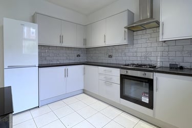 4 bed house, Woodhead Road, Highfield, Sheffield, S24TD - Image 1