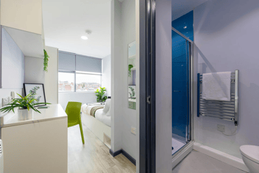 Gold Ensuite at Archer House, Castle Gate, Lace Market, Nottingham, NG17AW - Image 9