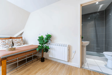 Silver Ensuite at Castle Gate, 33-44 Castle Gate, City Centre, Nottingham, NG17AT - Image 2