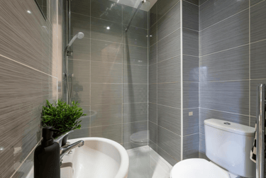 Silver Ensuite at Castle Gate, 33-44 Castle Gate, City Centre, Nottingham, NG17AT - Image 4
