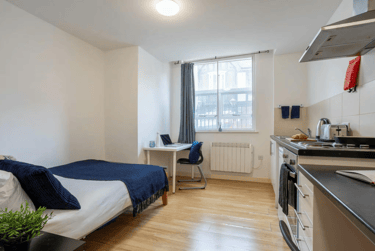 Silver Studio at Castle Gate, 33-44 Castle Gate, City Centre, Nottingham, NG17AT - Image 1