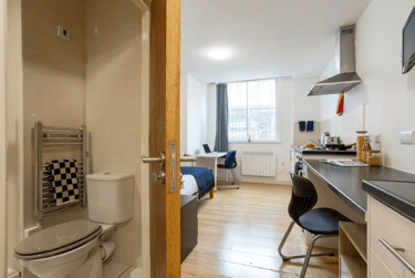 Silver Studio at Castle Gate, 33-44 Castle Gate, City Centre, Nottingham, NG17AT - Image 3