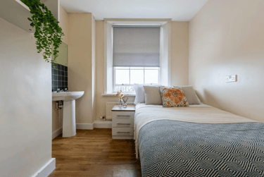 Silver Non Ensuite - Image 3