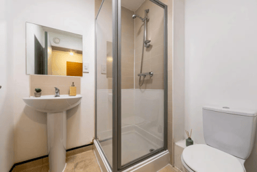 Bronze Non Ensuite - Image 5