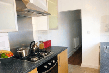 4 bed house, Station Street, City Centre, Loughborough, LE115EF - Image 2
