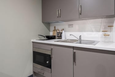 Silver Studio at Icon House, Registry Street, City Centre, Stoke, ST41JP - Image 13