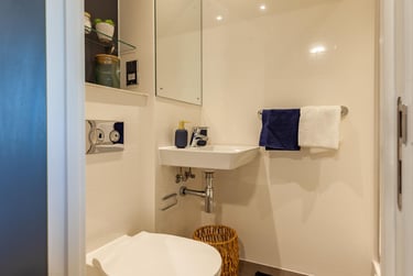 Luxury Gold Studio at West Way Square, 5 West Way Square, Cowley, Oxford, OX29TD - Image 7
