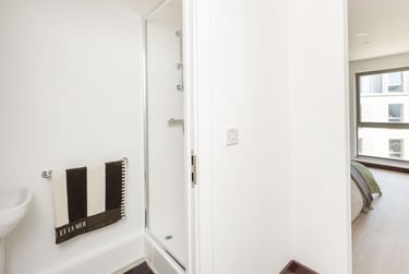 Classic Ensuite - Image 6