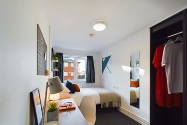 6 bed house, Brookside, Darley, Derby, DE13JY - Image 1