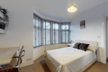 4 bed house, Royland Road, City Centre, Loughborough, LE112EH - Image 1