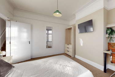 4 bed house, Royland Road, City Centre, Loughborough, LE112EH - Image 3