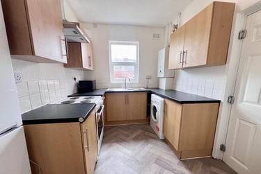 3 bed house, Fieldhead Road, Highfield, Sheffield, S80ZX - Image 1