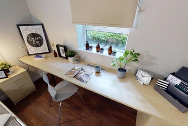 Silver Ensuite - Image 2