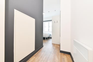 Gold Ensuite - Image 7