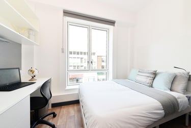 Silver Ensuite - Image 1
