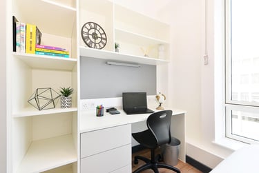 Silver Ensuite - Image 7