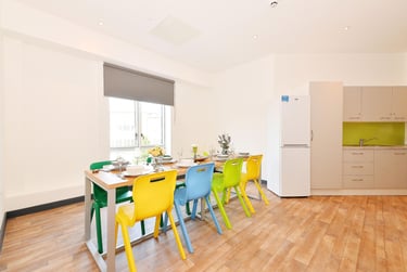 Silver Ensuite - Image 11