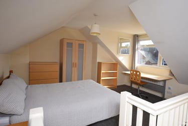 4 bed house, Teversal Avenue, Radford, Nottingham, NG71PX - Image 1