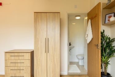 Large Studio - Image 4