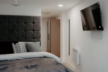 Edition I+ | Ensuite Bedroom with Air Con - Image 17