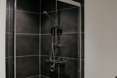 Edition I+ | Ensuite Bedroom with Air Con - Image 18