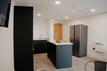 Edition I+ | Ensuite Bedroom with Air Con - Image 19