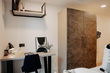 Edition I+ | Ensuite Bedroom with Air Con - Image 22