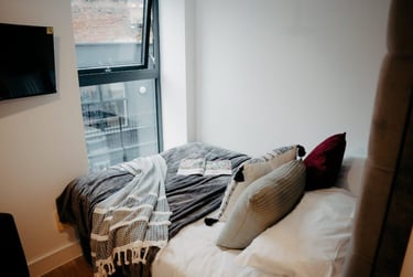 Edition I+ | Ensuite Bedroom with Air Con - Image 23