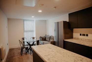 Edition I+ | Ensuite Bedroom with Air Con - Image 42