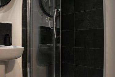 Edition I+ | Ensuite Bedroom with Air Con - Image 43