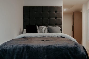 Edition I+ | Ensuite Bedroom with Air Con - Image 48