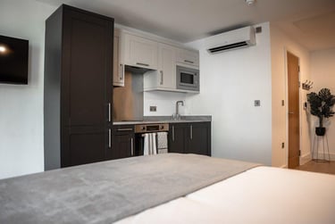 Edition II+ | Ensuite Bedroom With Aircon - Image 41