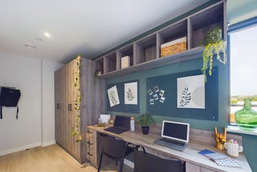 Crown Suite at Crown Place, St Ann's Well Road, The Old Meadows, Nottingham, NG31ED - Image 3
