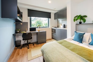 Classic Studio at Hollis Wharf, Lower Bristol Road, Oldfield Park, Bath, BA21FH - Image 1