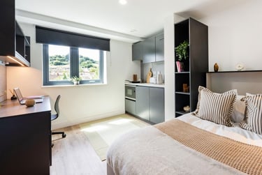 Classic Plus Studio at Hollis Wharf, Lower Bristol Road, Oldfield Park, Bath, BA21FH - Image 1