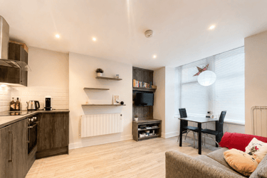 1 bed house, Ashby Road, City Centre, Loughborough, LE113AA - Image 1