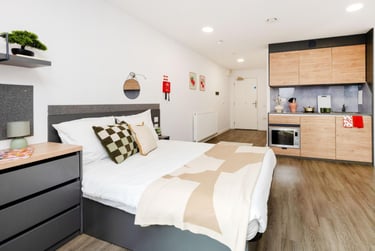Luxury Studio - Image 1