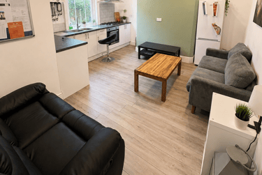 4 bed house, Annesley Grove, Arboretum, Nottingham, NG14GU - Image 1