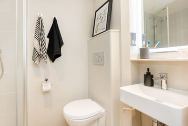 Premium Studio Top Floor - Image 3