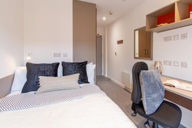 8 Bed En-suite - Image 8