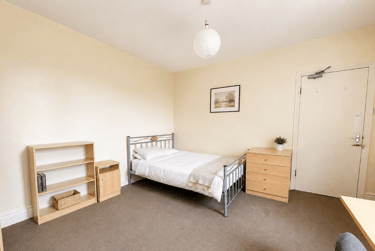 6 bed house, Forest Road, City Centre, Loughborough, LE113NW - Image 4