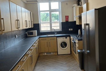 6 bed house, Rectory Place, City Centre, Loughborough, LE111UW - Image 2