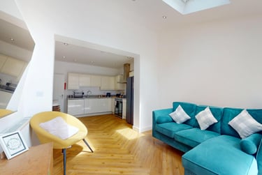 6 bed house, Oaklands Avenue, City Centre, Loughborough, LE113JF - Image 2