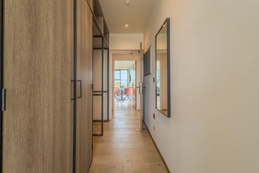 Large 3 Bedroom - Image 9