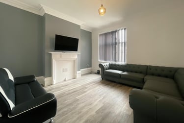 6 bed house, Ashby Road, City Centre, Loughborough, LE113AG - Image 1